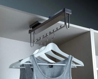 Wieszak wysuwny na ubrania -Mocca